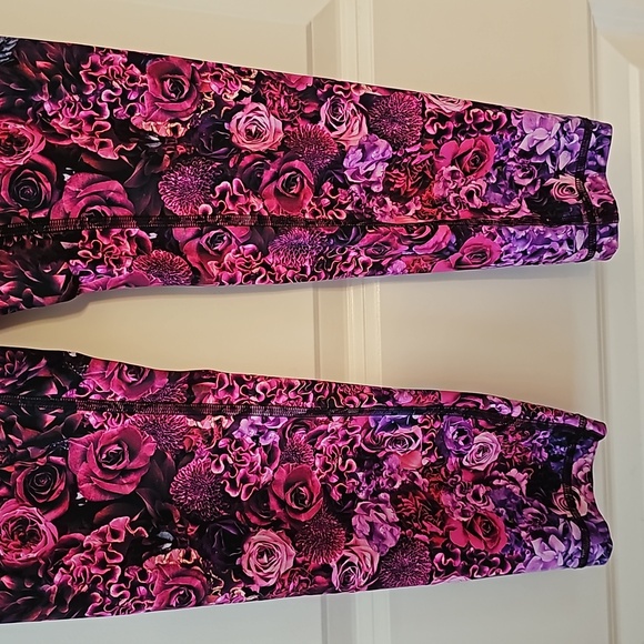 243. Lululemon Wunder Under High Rise Tight - Picture 2 of 9